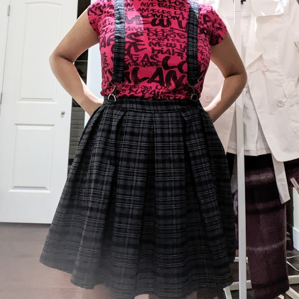 HOT TOPIC Pleated Suspender Skirt Plaid Checkered Size Medium - Picture 3 of 7